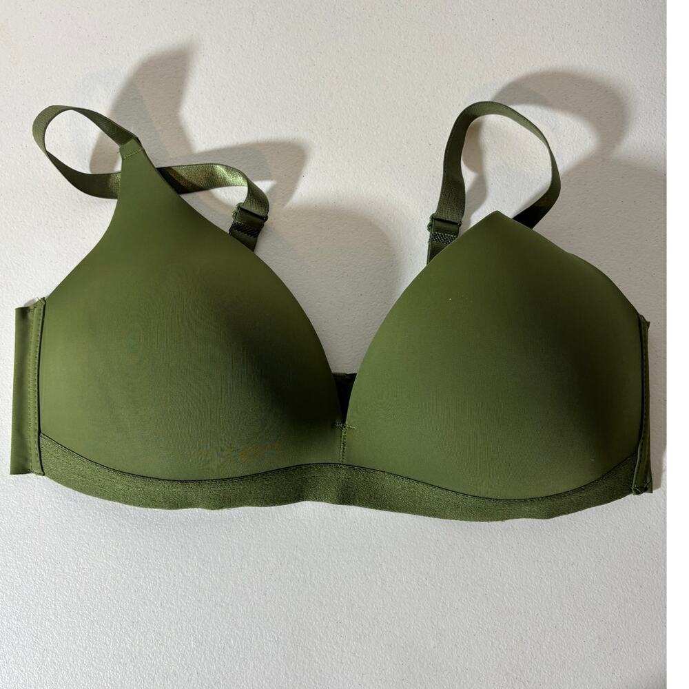 STRM LINE Size 40D Green Padded Soft Cup Comfort Wireless T-Shirt Bra